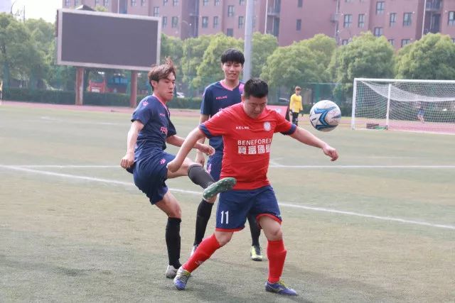 缺乏竞争力！曝部分高管认为库里不该续约勇士